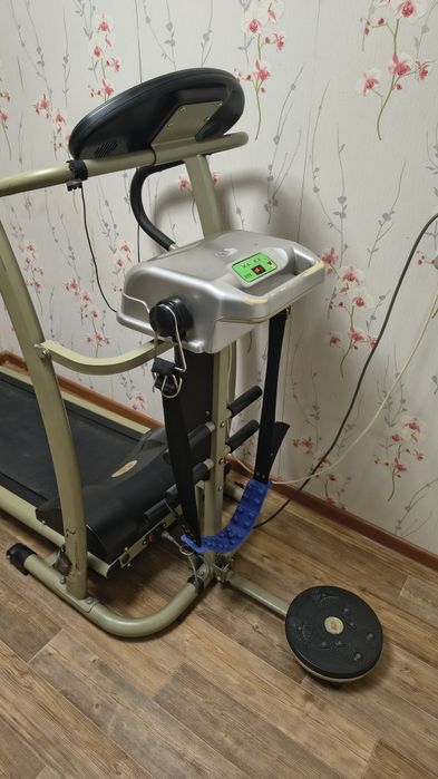 Продам беговой тренажёр!