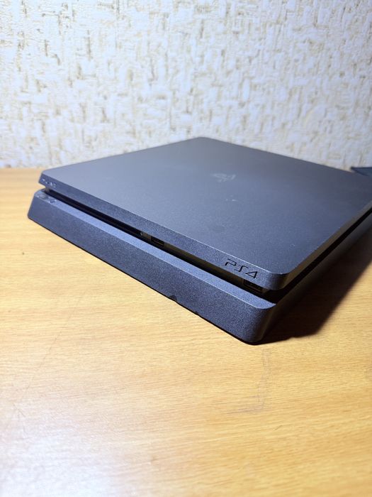 Playstation 4 slim 1TB