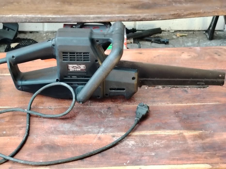 Fierăstrău aligator cărămidă bca Black decker