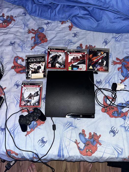 vand ps3 slim cu 6 jocuri si  cablu pentru sursa GB