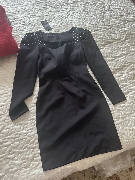 Каждая по 1500 тенге