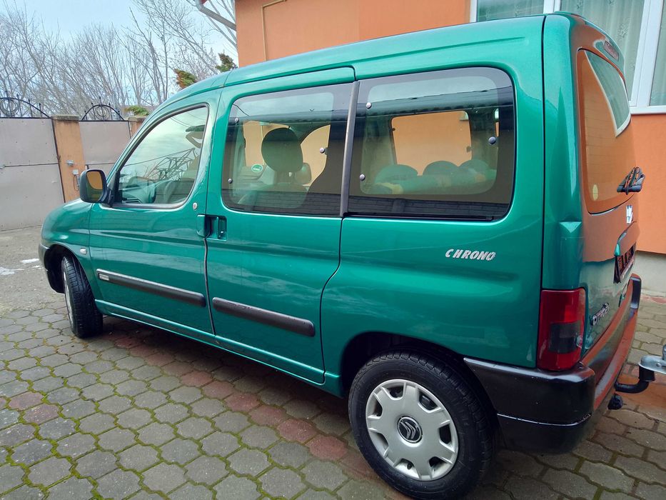 Citroen Berlingo in cuplu cu remorca 750 kg