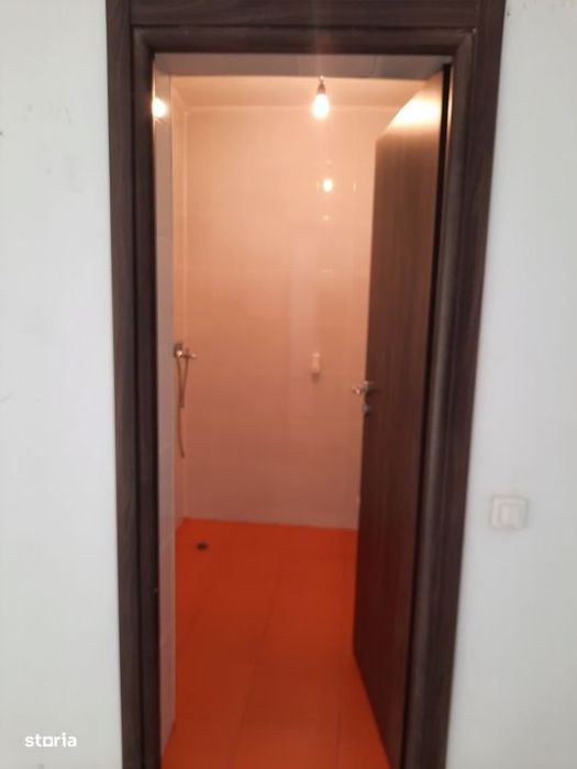 Spatiu comercial 52,17mp, 2 incaperi, parcare, intrare din strada, Ter