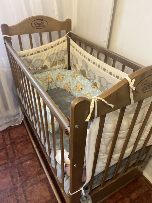 Детская кроватка