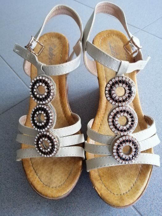 Сандали на платформа