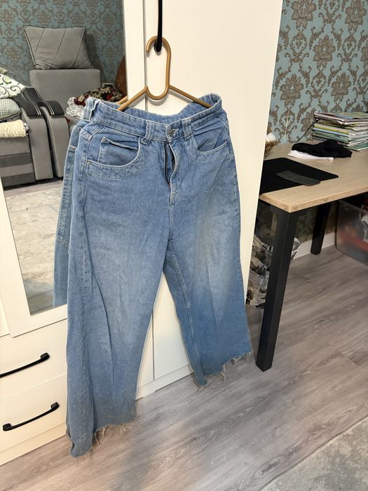 Джинсы широкие bershka