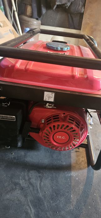 Бензиновый генератор