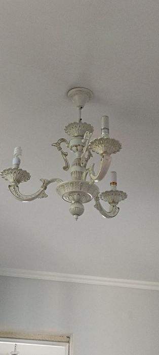 Срочно продам две люстры