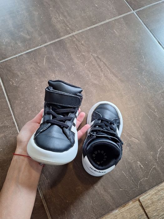 Adidas Grand court Mid 23