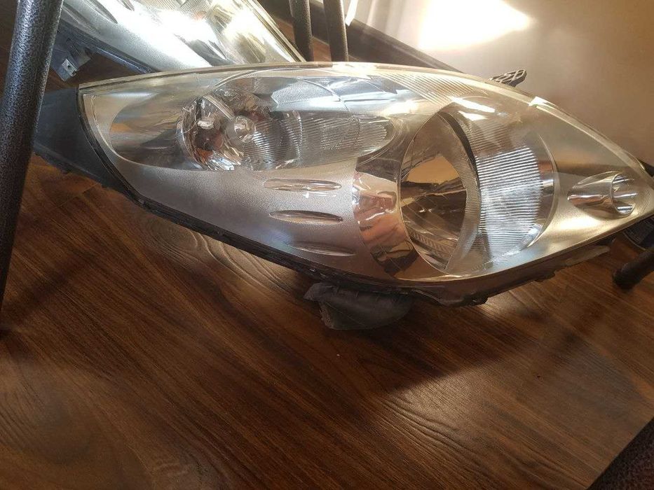 Оригинал родные фары от спарка в идеале