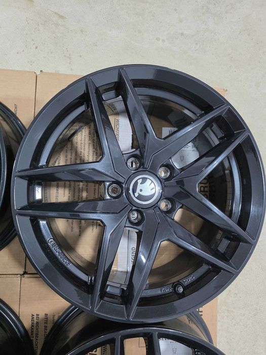 Jante 17 Cupra Formentor VW Passat VW Golf Skoda Octavia Superb Karok 5x112 7.5J et43
