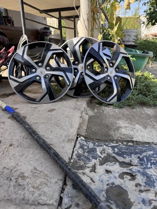 Kalpak R15 sotiladi
