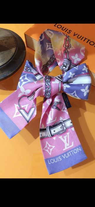 Eșarfă Louis Vuitton,  model 2026, 7 modele,  100% mătase, 120x8cm,  pret fix