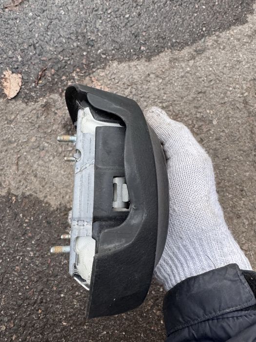 Подушка безопасности на outback