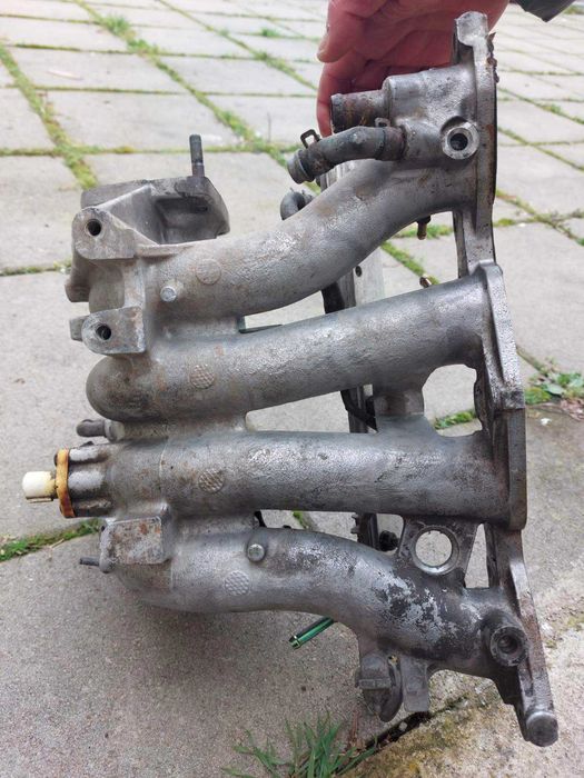 Всмукателен Колектор - Двигател: D16Z6 Honda Civic 6 (1992-1995)