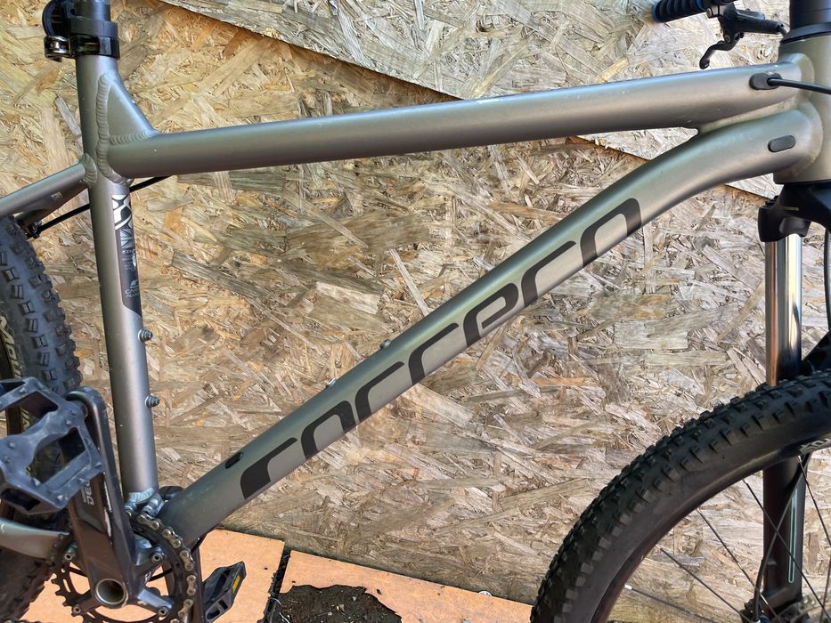 Bicicleta carrera sulcatta frane pe disc hidraulice roti 27.5”