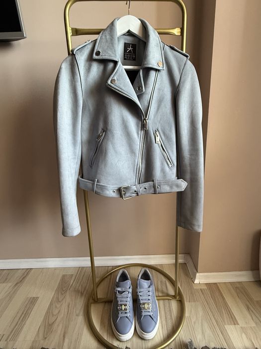 Велурено яке в страхотен син цвят