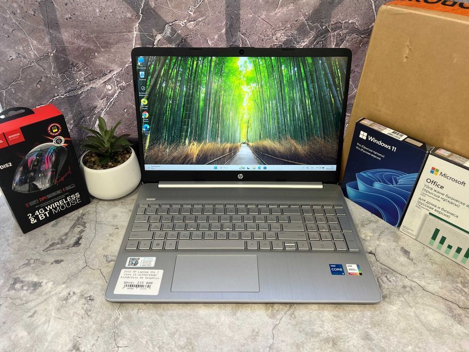 Ноутбук бизнес-класса HP Laptop 15s /Core i5-1235U/16GB/512GB/Iris Xe