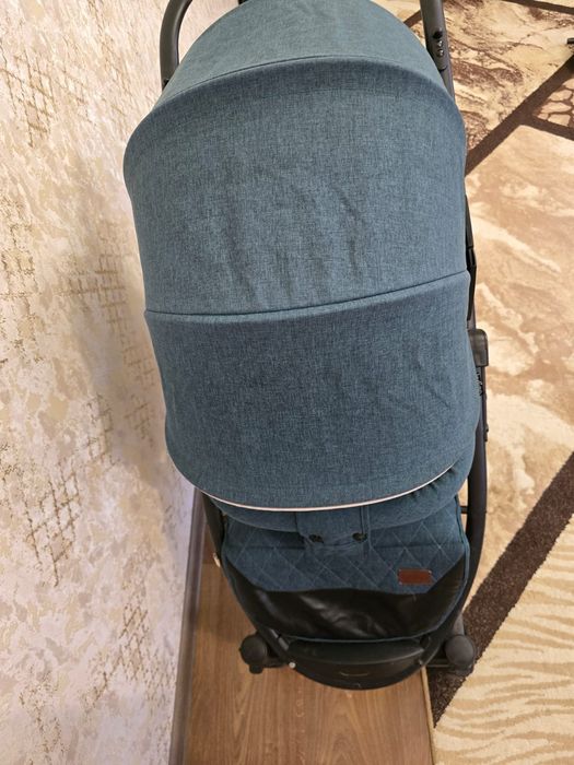 Продам прогулочную коляску