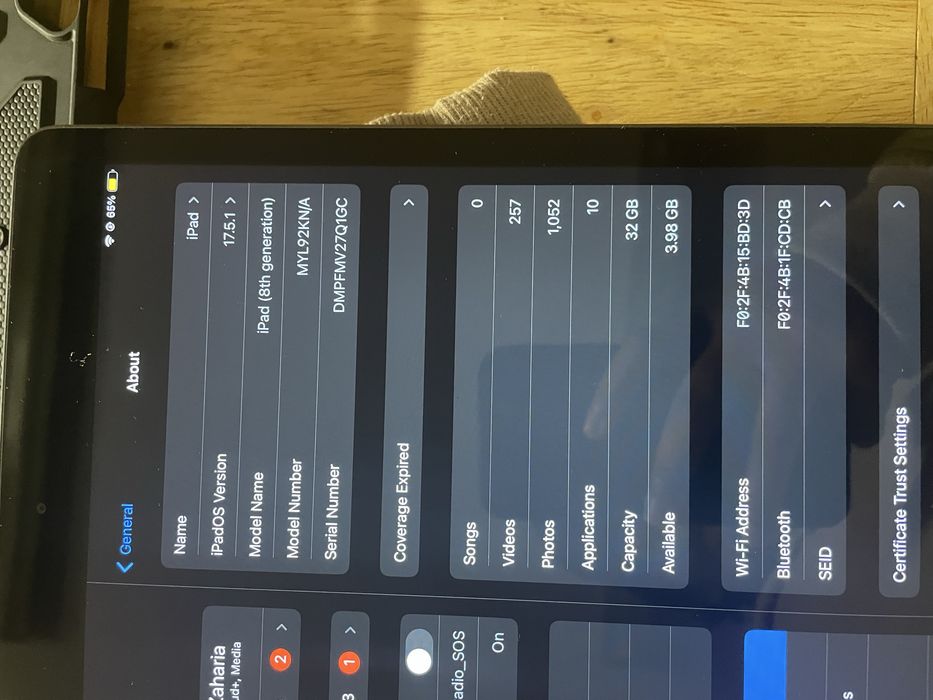 iPad 8 Generație (32GB) – Stare Bună