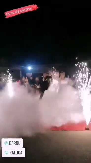 Fum greu, gheata carbonica, artificii dansul mirilor.