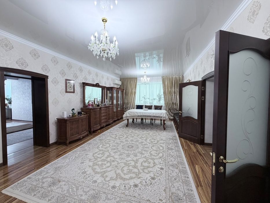 Продам 4 комнатную квартиру