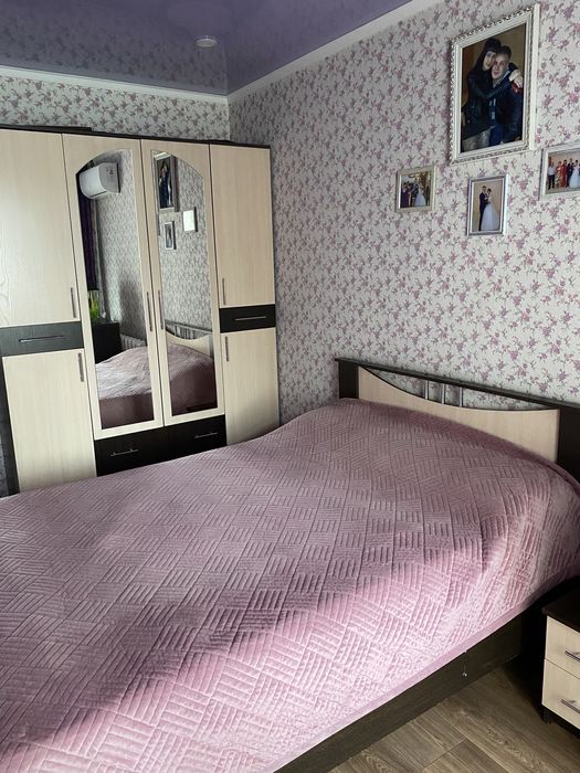 Продам спальный гарнитур