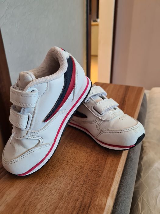 Маратонки Fila с малки забележки