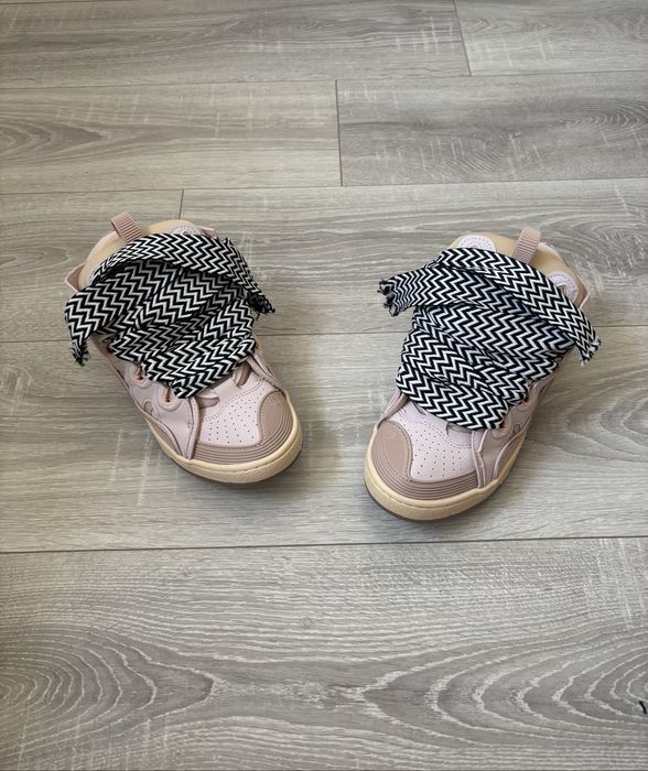Lanvin Curb