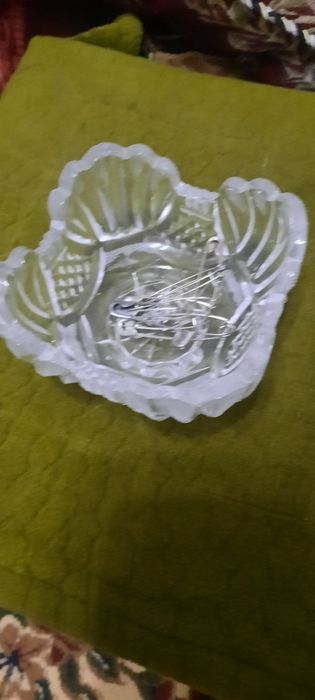 Продам 2 штуки конфетницы