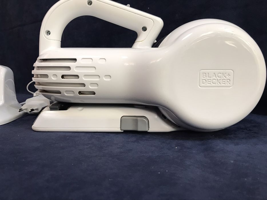 Безжична ръчна прахосмукачка Black & Decker 18V