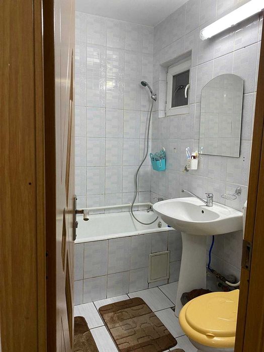 Inchiriez Garsoniera, Drobeta Turnu Severin 38 MP, Etaj 1 Bloc de apartamente, Instalatie de gaz, Strada Crișana(Zona Stomatologie) Pret 900 lei
