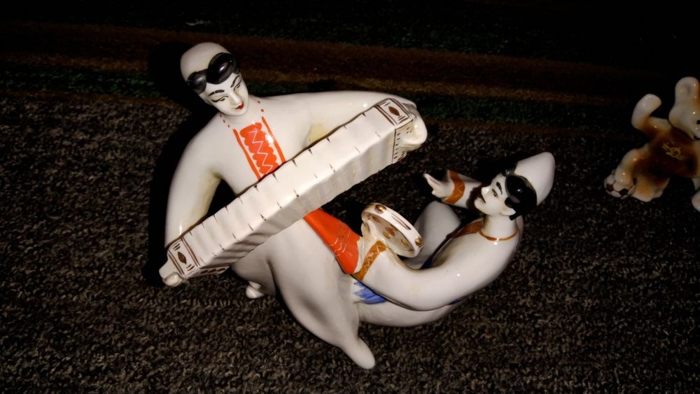 Статуэтка плясуны