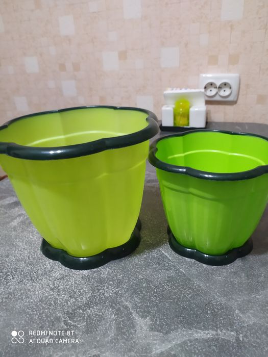 Продам цветочные кашпо разные ..