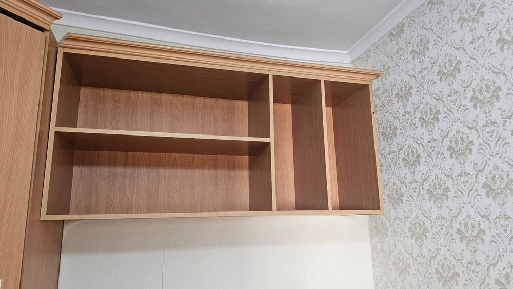 Продам гарнитур в детскую