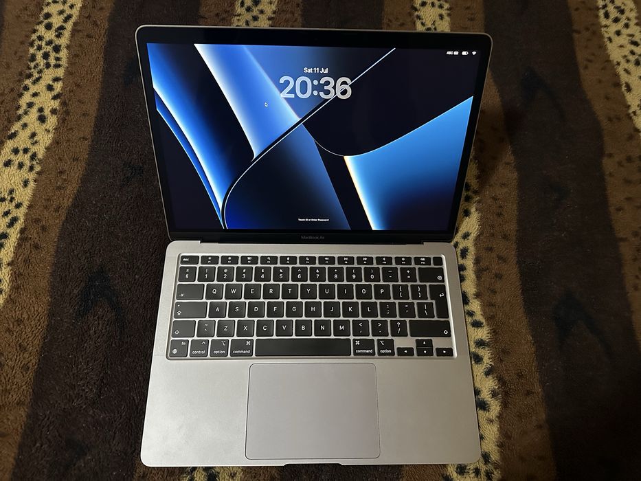 MacBook Air m1 8/256