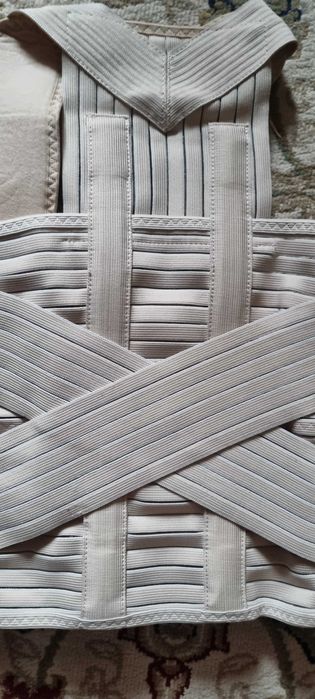 Corset pentru indrptarea spatelui