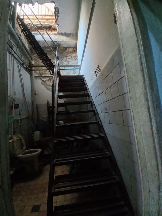 Лестница  сотилади.