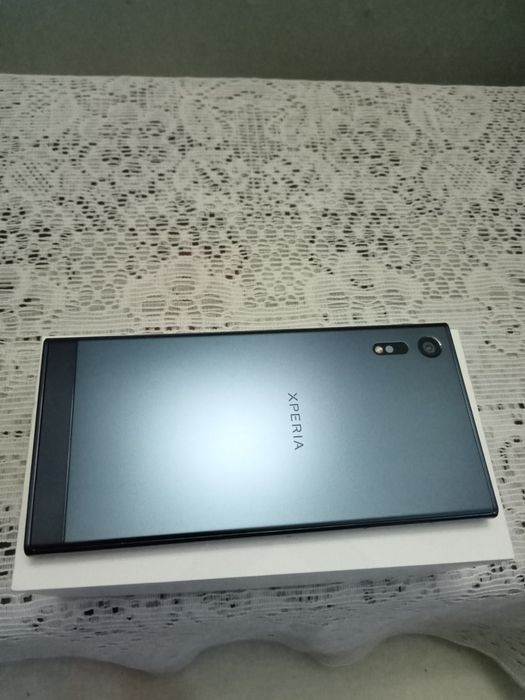 Продам Sony Xperia XZ 64GB