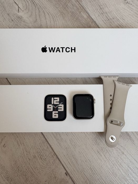Смарт часовник Apple watch SE