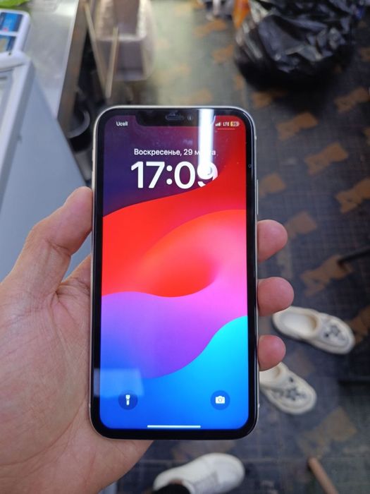 Iphone 11 sotiladi