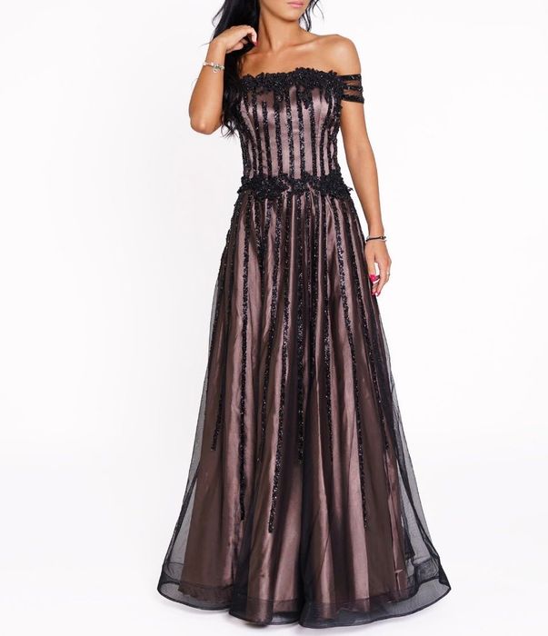 Дълга бална рокля