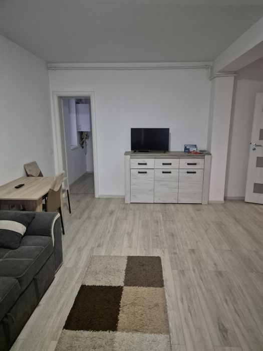 Proprietar închiriez garsonieră situată pe Str. Nicolae Labis, Nr 15.