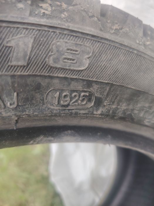 Продам шины всесезонка 18 размер