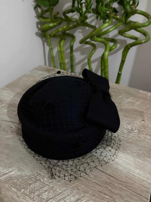 Tabletki bosh kiyimi sotiladi