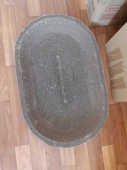 продам новую лежанку когтеточку