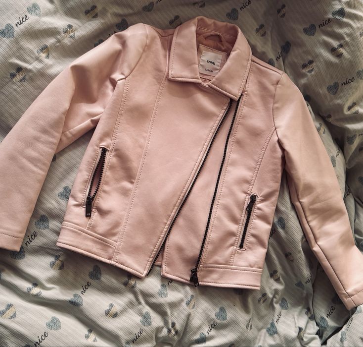 Куртка кожаная на девочку