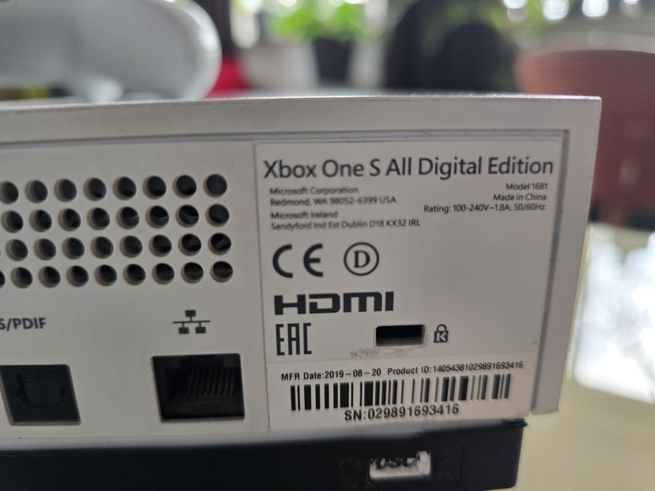 Xbox One S All Digital 1TB + controller | funcționează perfect