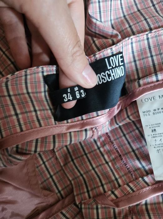 Нов панталон на Love Moschino