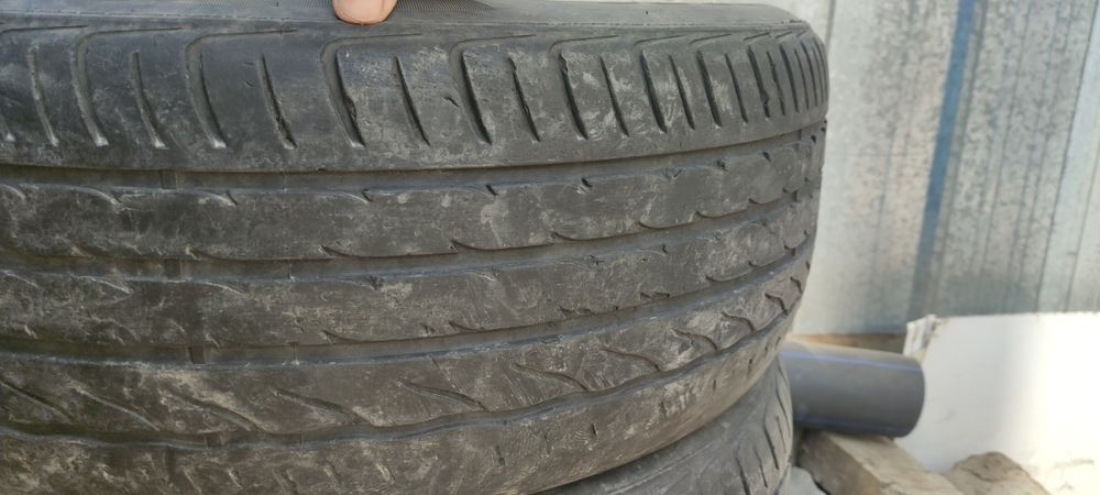 Шины комплект хорошем состоянии 215/55/17